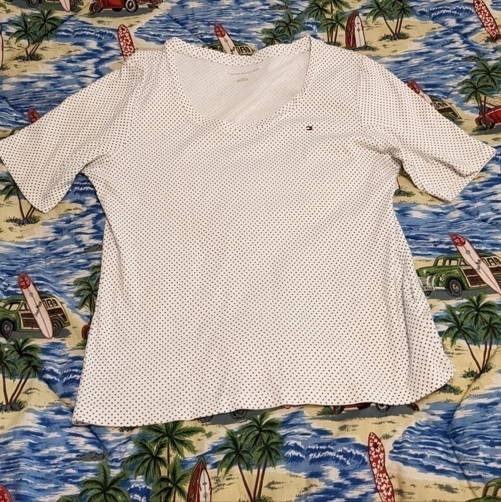 𝅺TOMMY Hilfiger polka dotted top size Large